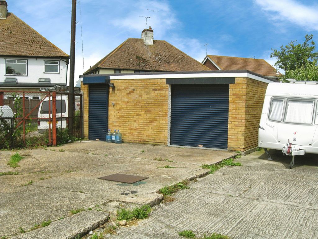 Property photo 1 of 3 0954d089Brook 20Close 20July 2008 20 283 29.Jpg