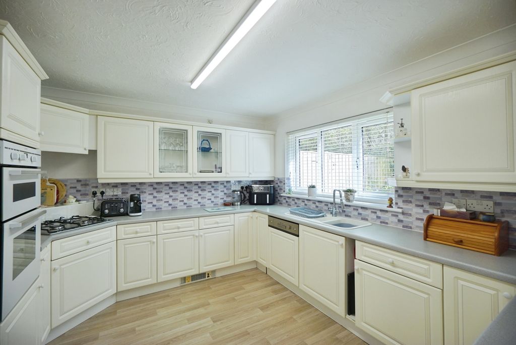 Property photo 3 of 20 Pbox-Img.Jpg