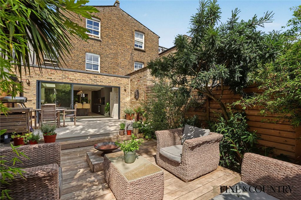 Property photo 2 of 28 Picture No. 29