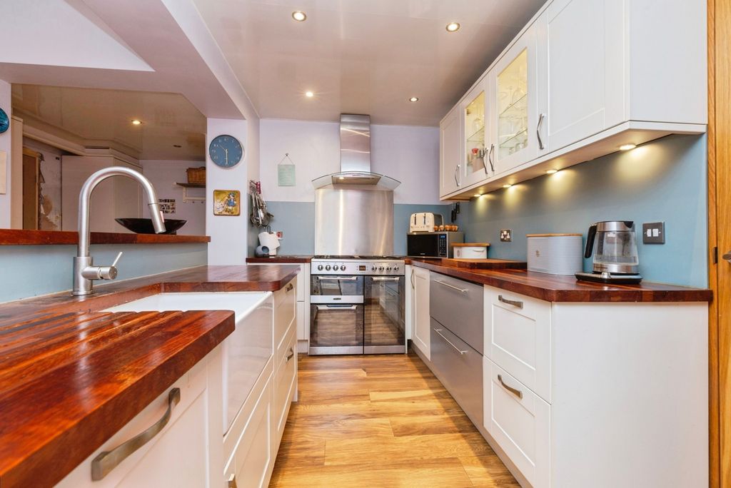 Property photo 2 of 26 Pbox-Img.Jpg