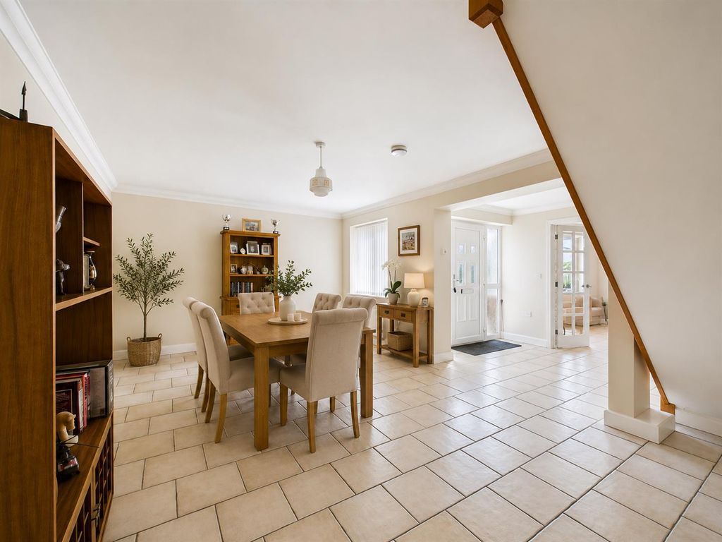 Property photo 2 of 29 Dining Room