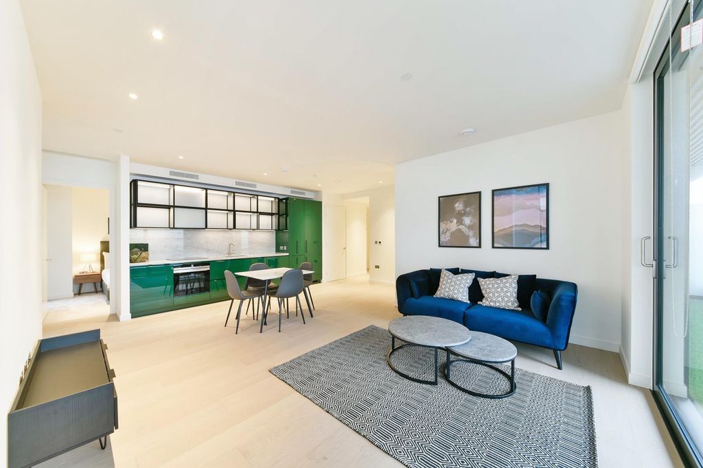 Property photo 2 of 8