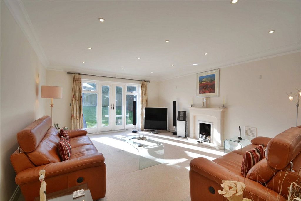 Property photo 3 of 16 Picture No. 24