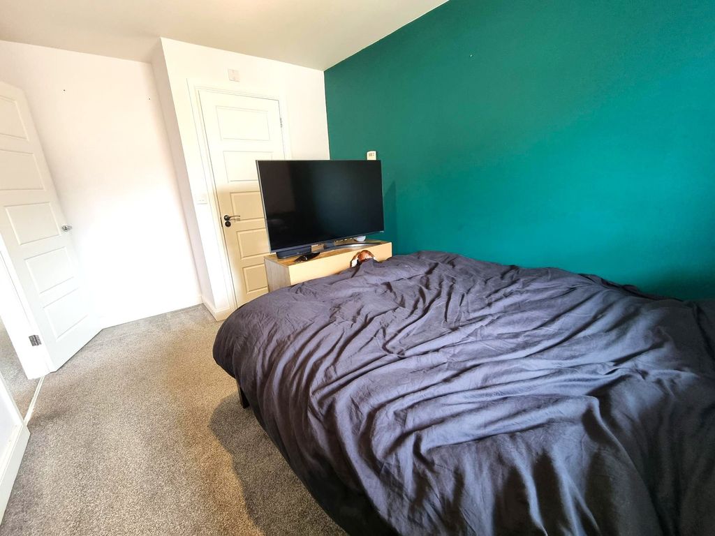 Property photo 2 of 20 Bedroom One