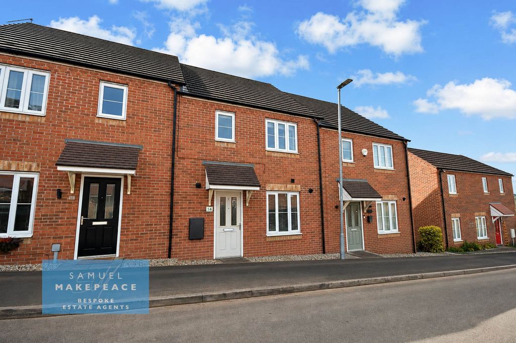 Property photo 1 of 17 Three Bedroom Mews For Rent