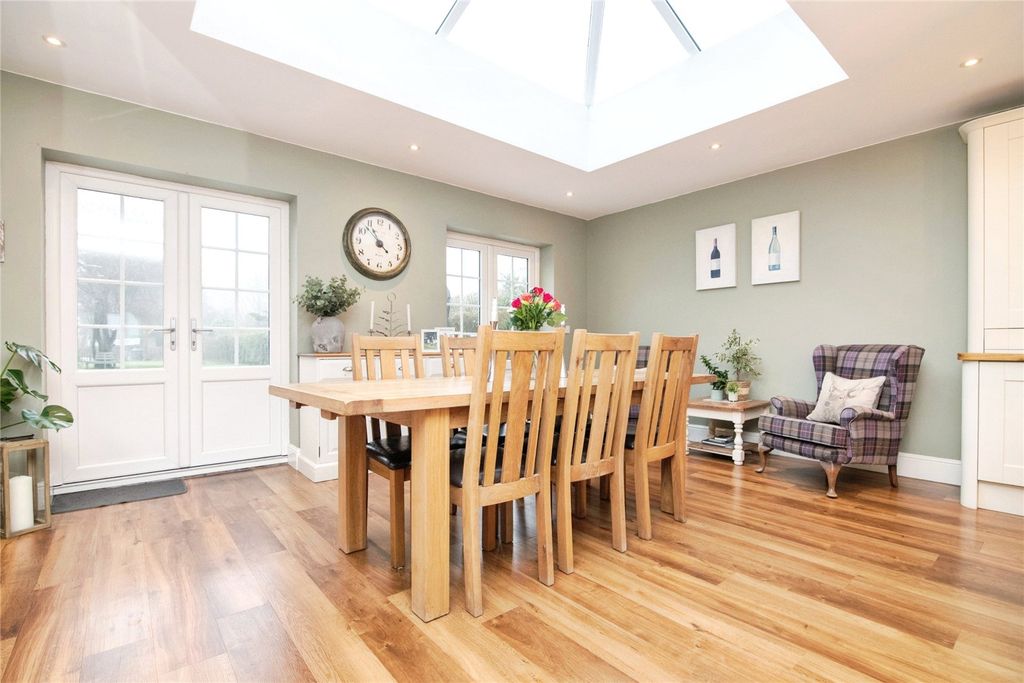 Property photo 3 of 33 Picture No. 20