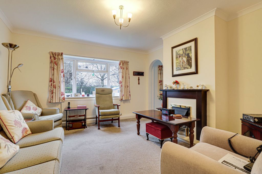 Property photo 2 of 17 Lounge