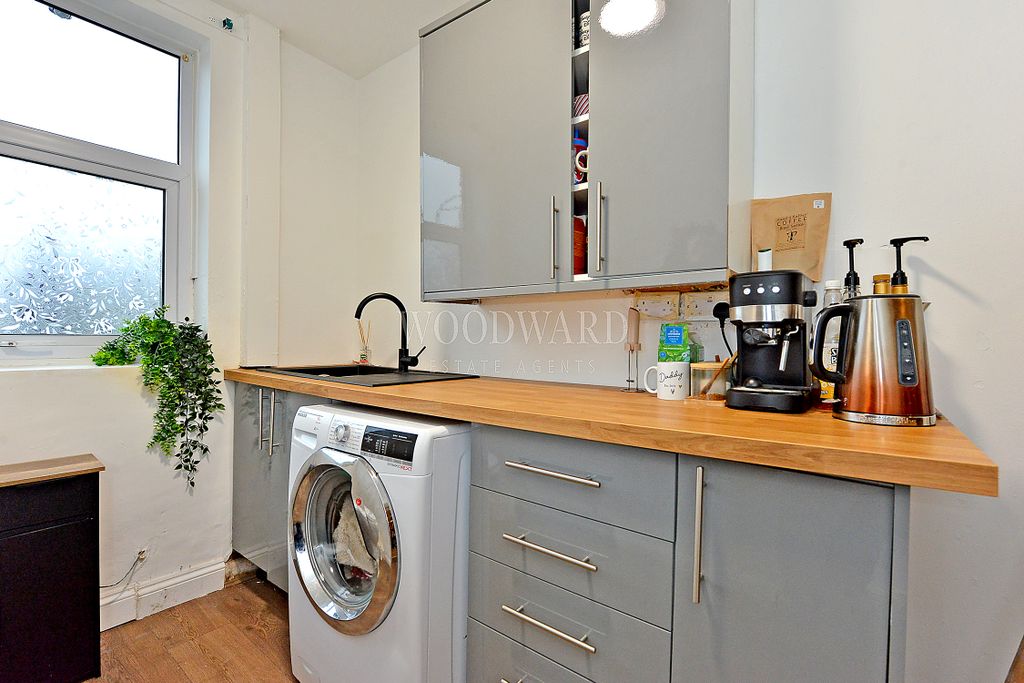 Property photo 3 of 14 Utility Room