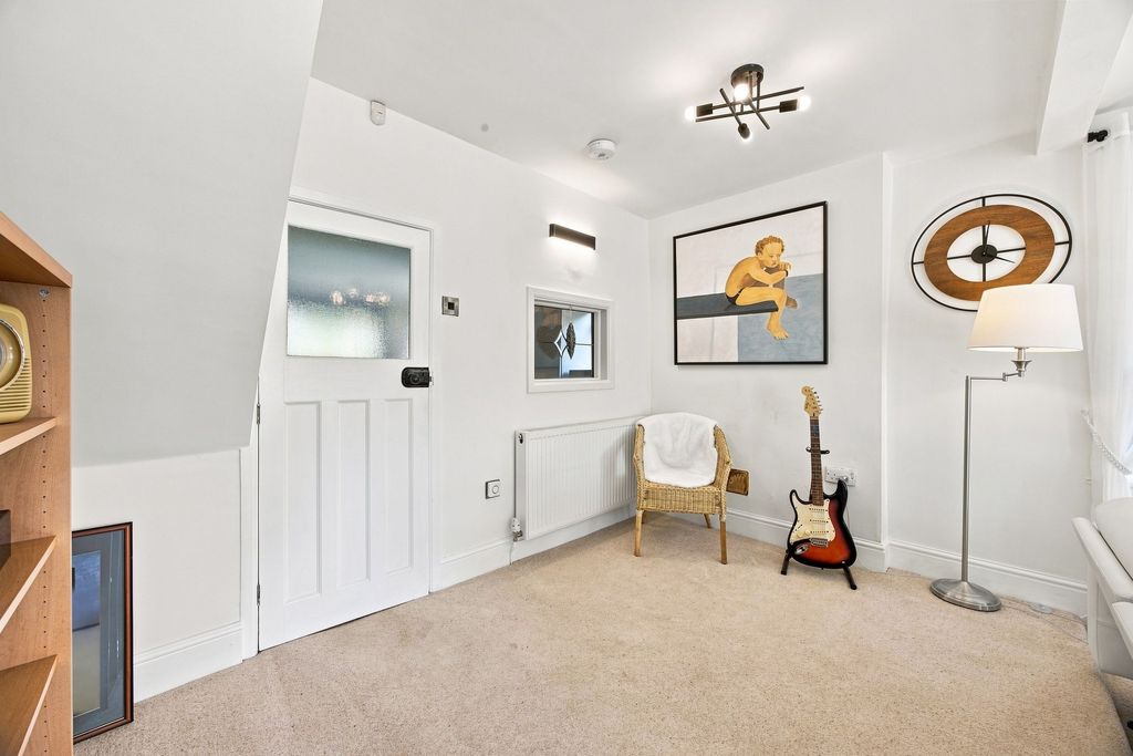 Property photo 2 of 30