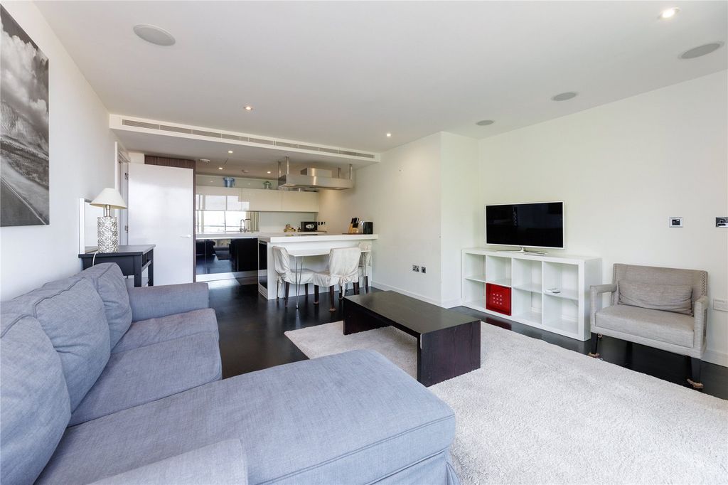 Property photo 2 of 11 Reception Room