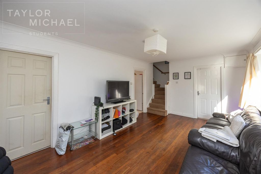 Property photo 3 of 17 Living Room