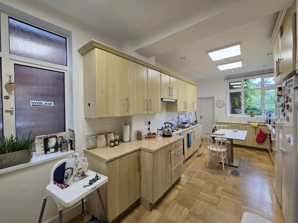 Property photo 3 of 13 Gallery