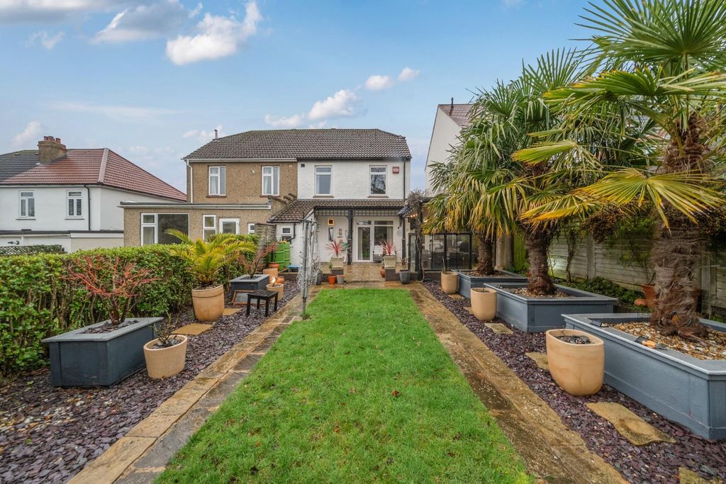 Property photo 2 of 18 1395709-16-695Fb7ba7708E.Jpg