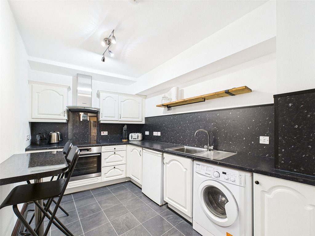 Property photo 3 of 28 Picture No. 07