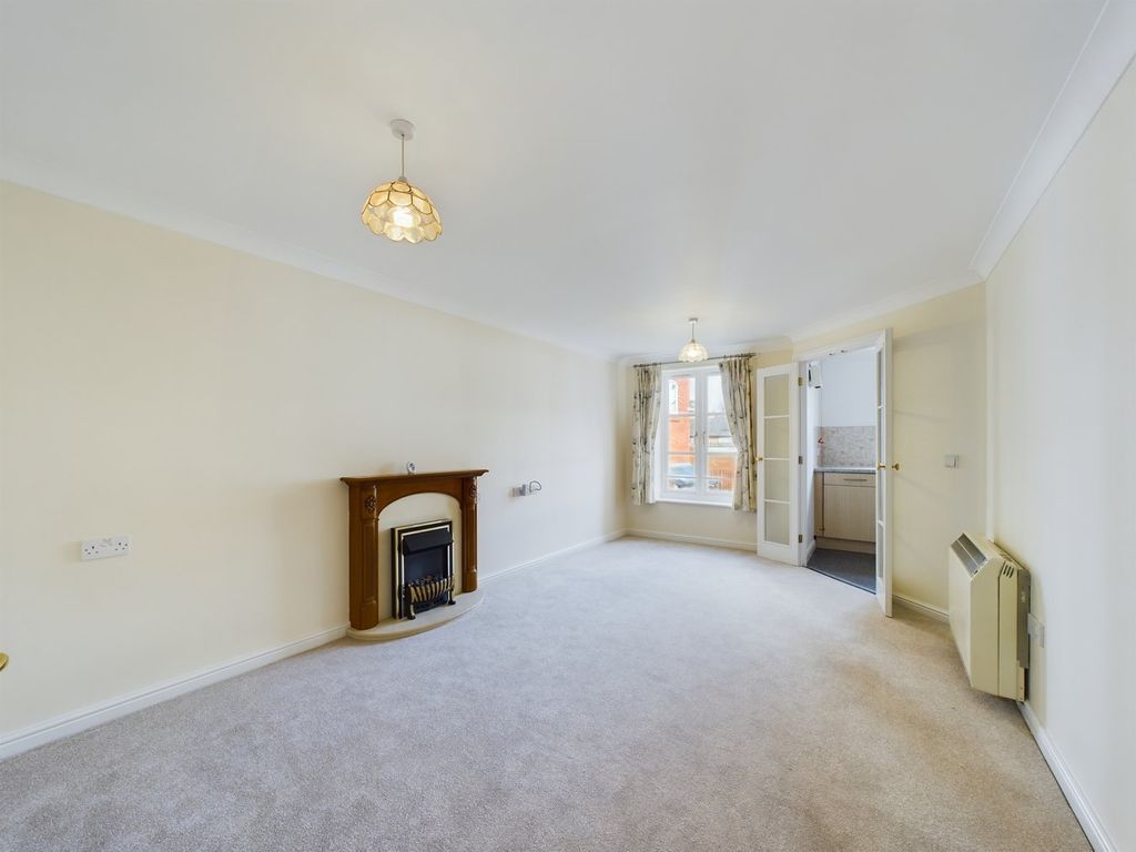 Property photo 2 of 10