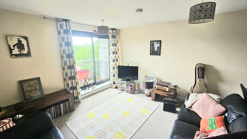 Property photo 2 of 7