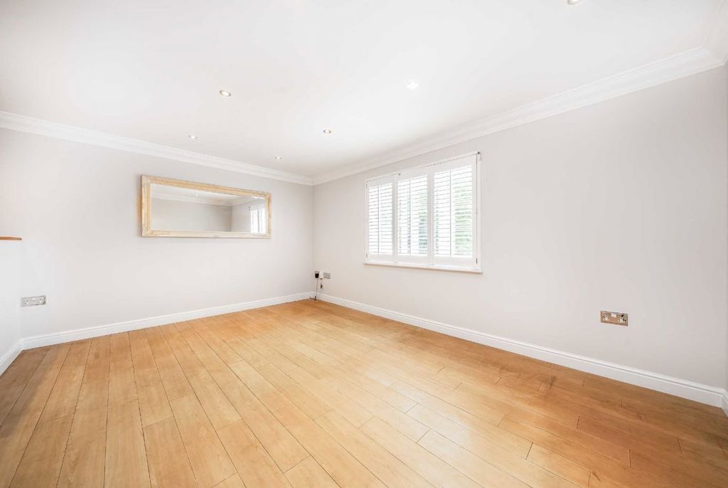 Property photo 2 of 5