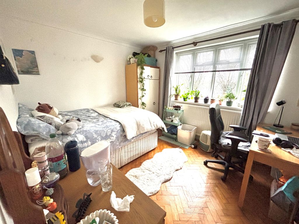 Property photo 3 of 10 Diner-Bedroom