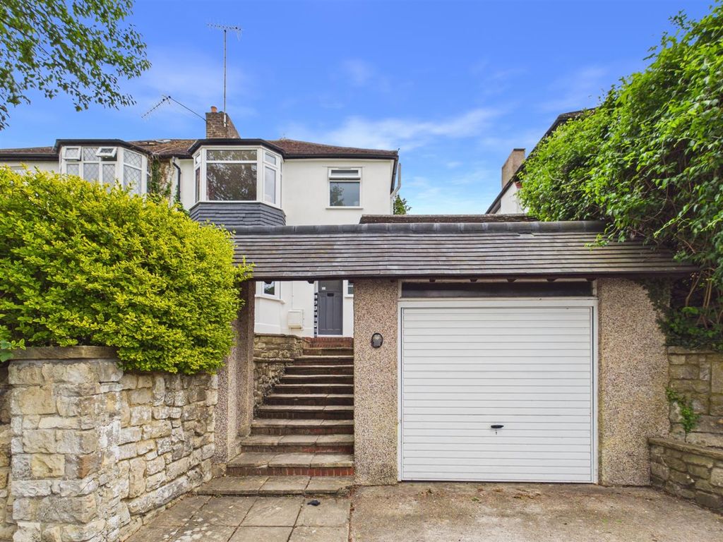 Property photo 1 of 20 Cam01563G0-Pr0248-Still020.Jpg