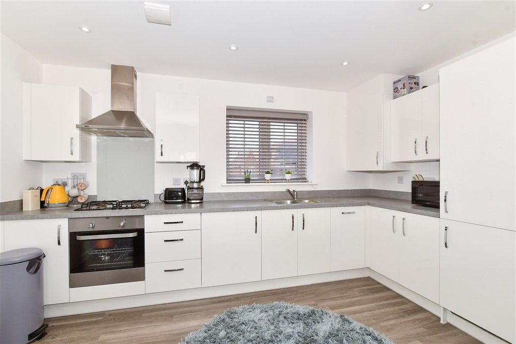 Property photo 3 of 10 Living/Kitchen