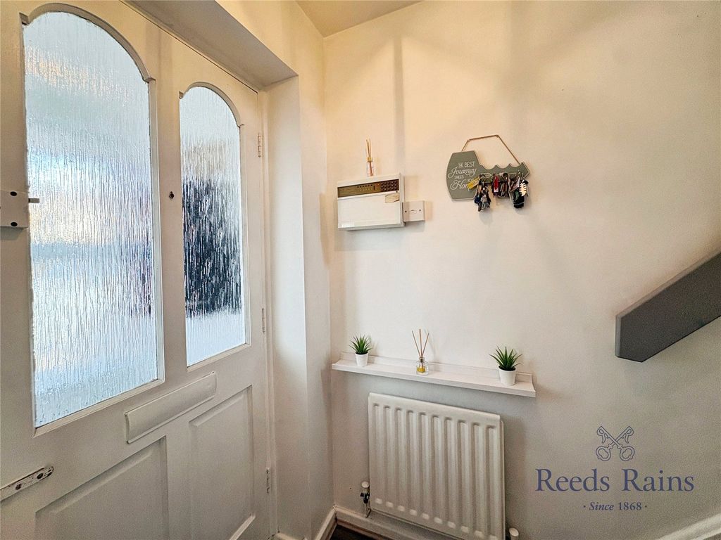 Property photo 2 of 17 Picture No. 10