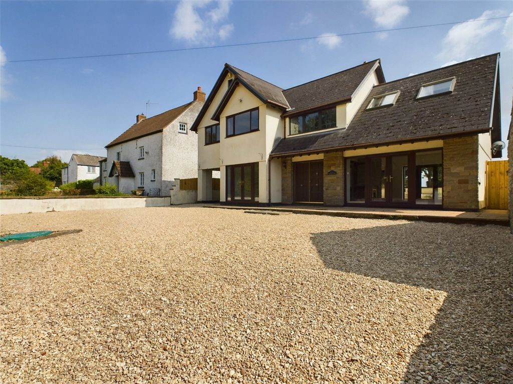 Property photo 2 of 43 Picture No. 03