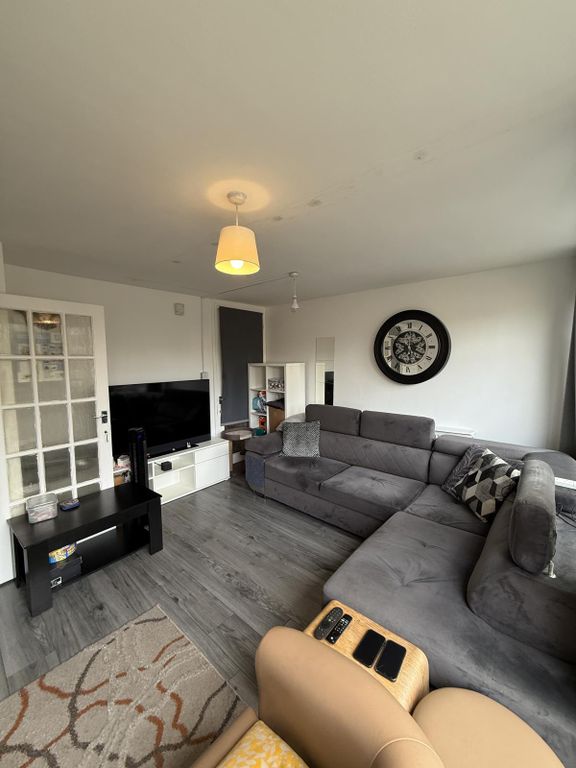 Property photo 2 of 7 Https://Cdn.Rmcloud.Online/Rmc-Temp-Live/Cameron/E18c995Fa3A8B0401Dd66519Ed2c0820.Jpg