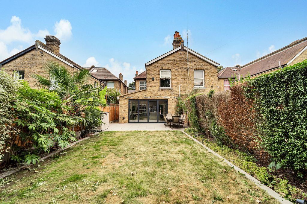 Property photo 2 of 16