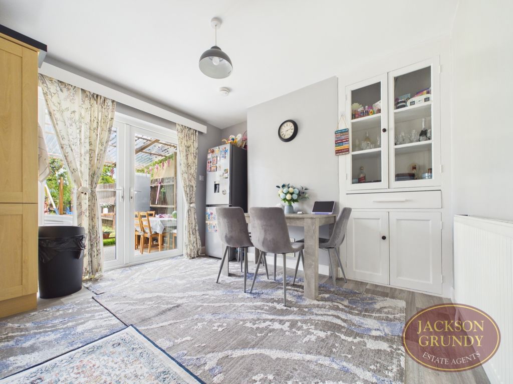 Property photo 3 of 13 Kingsway