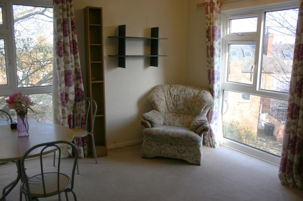 Property photo 2 of 12 Lounge