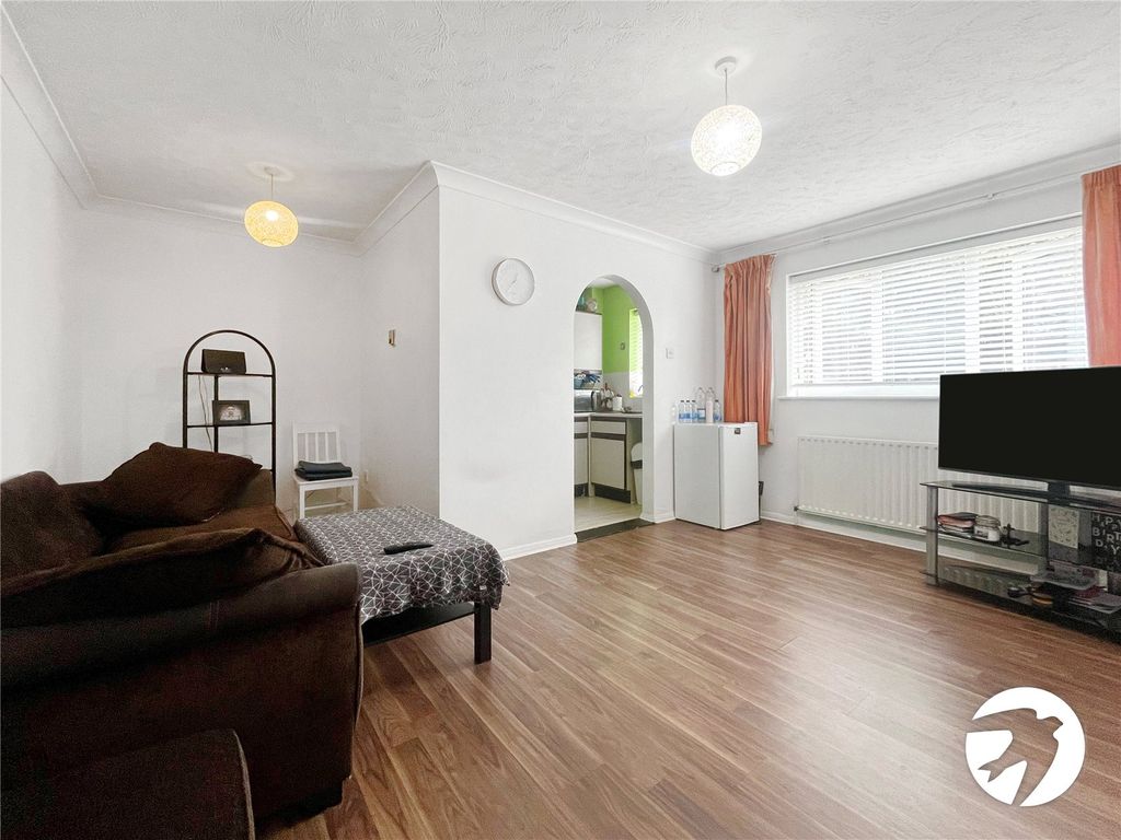 Property photo 2 of 7 Picture No. 17