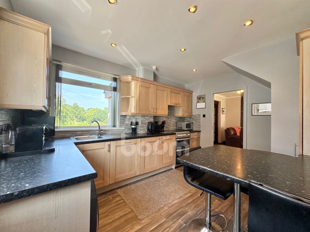 Property photo 3 of 29 Langside Drive, Kilbarchan Kitchen Shot