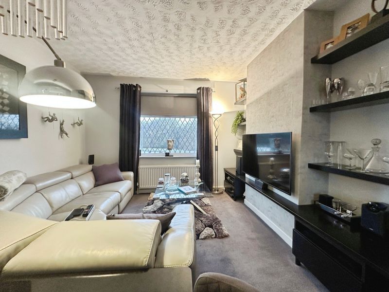 Property photo 3 of 11 Living Room