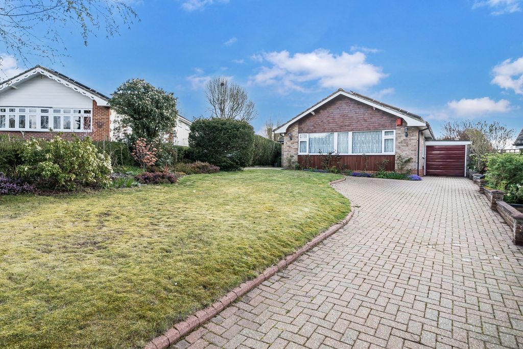 Property photo 2 of 16 Picture No. 23