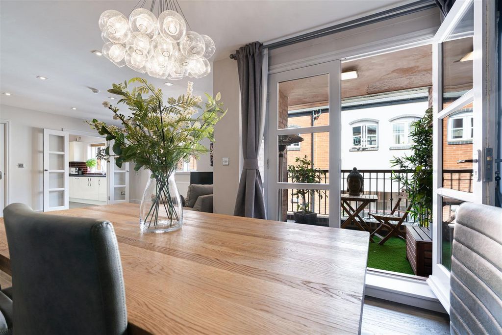 Property photo 3 of 38