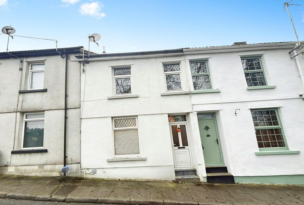 Property photo 1 of 6 Front