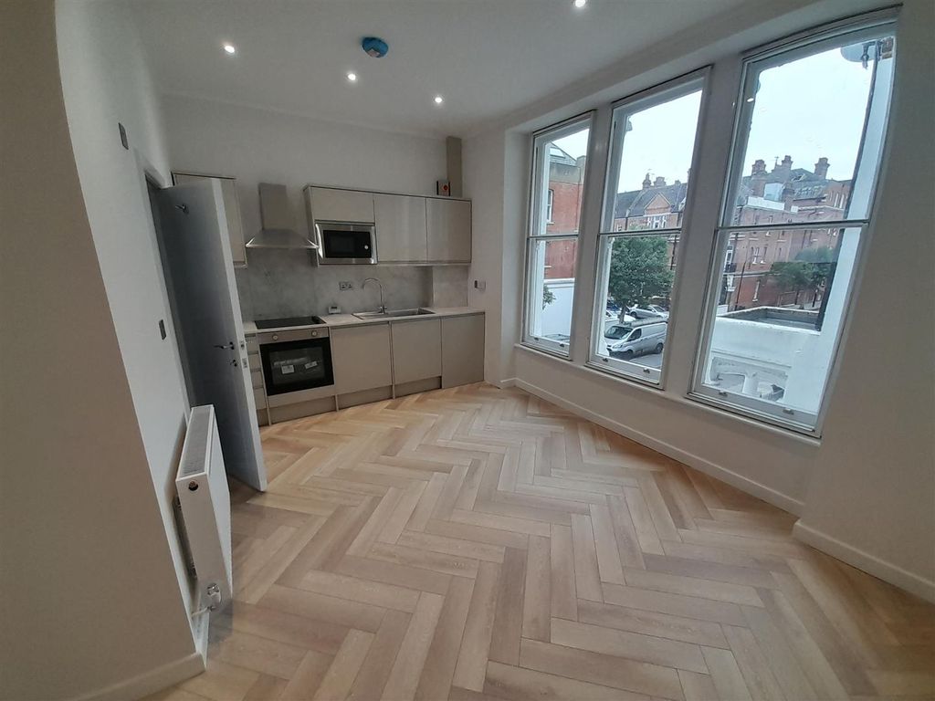 Property photo 1 of 5 2. Comeragh Road Studio.Jpg