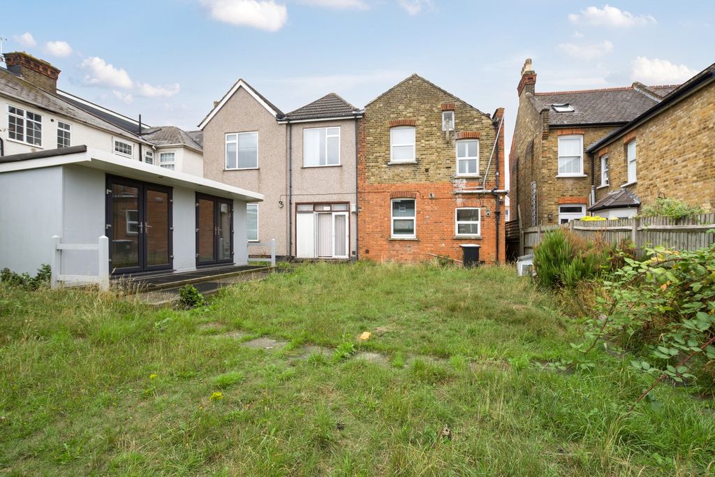 Property photo 2 of 24