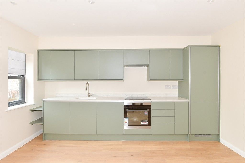 Property photo 3 of 6 Kitchen