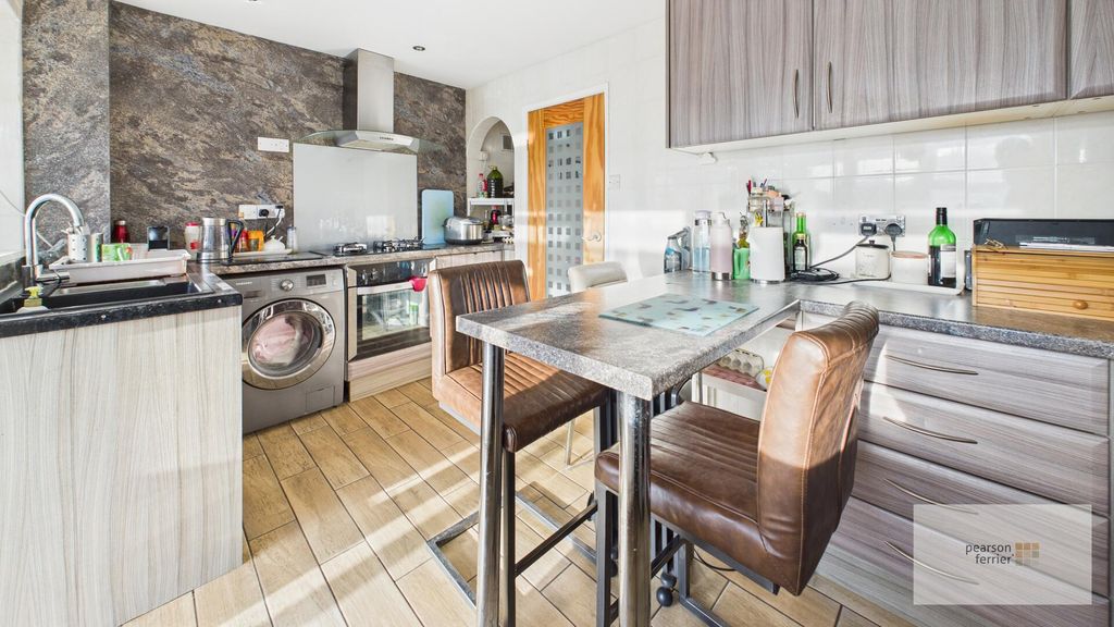 Property photo 2 of 16 Kitchen