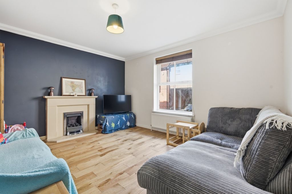 Property photo 2 of 18 Picture No. 17