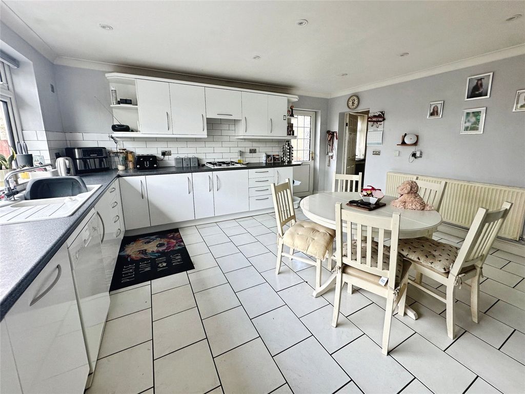 Property photo 2 of 15 Picture No. 05