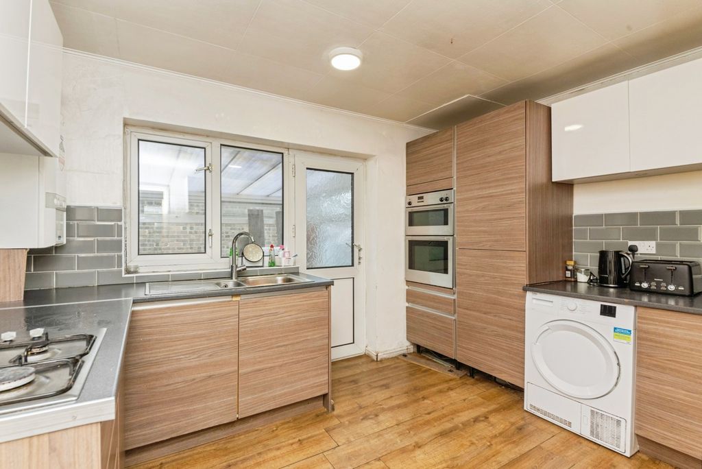 Property photo 1 of 5 Kitchen