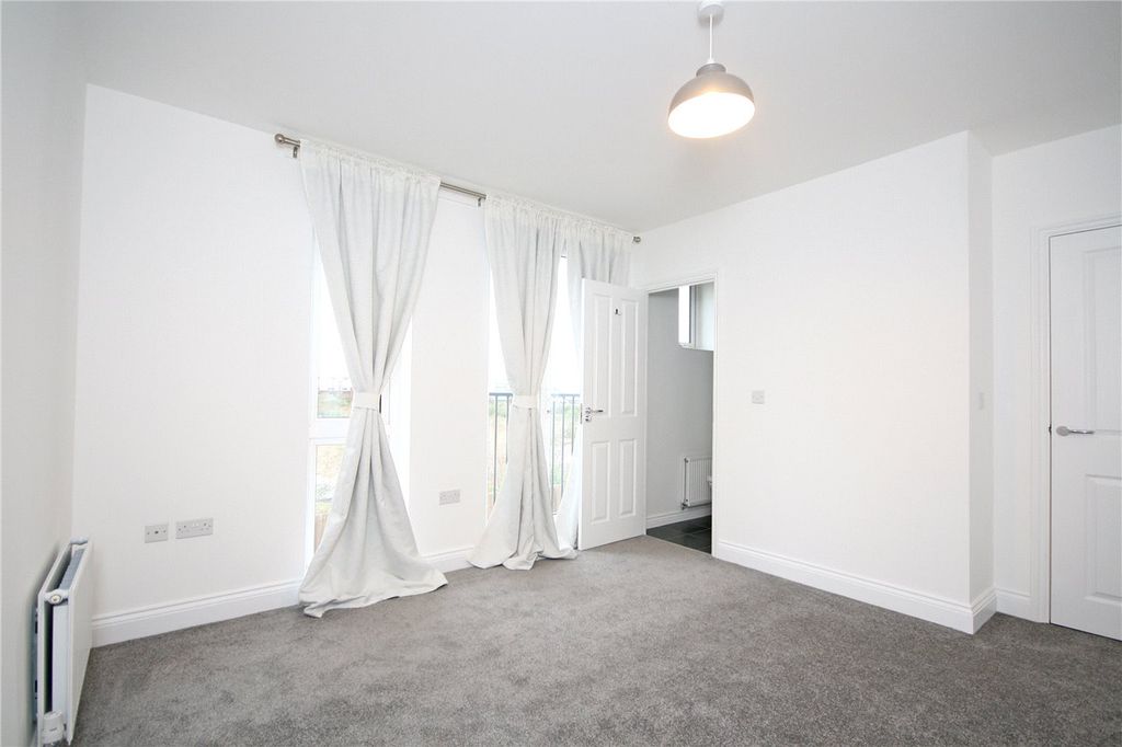 Property photo 3 of 19 Picture No. 05