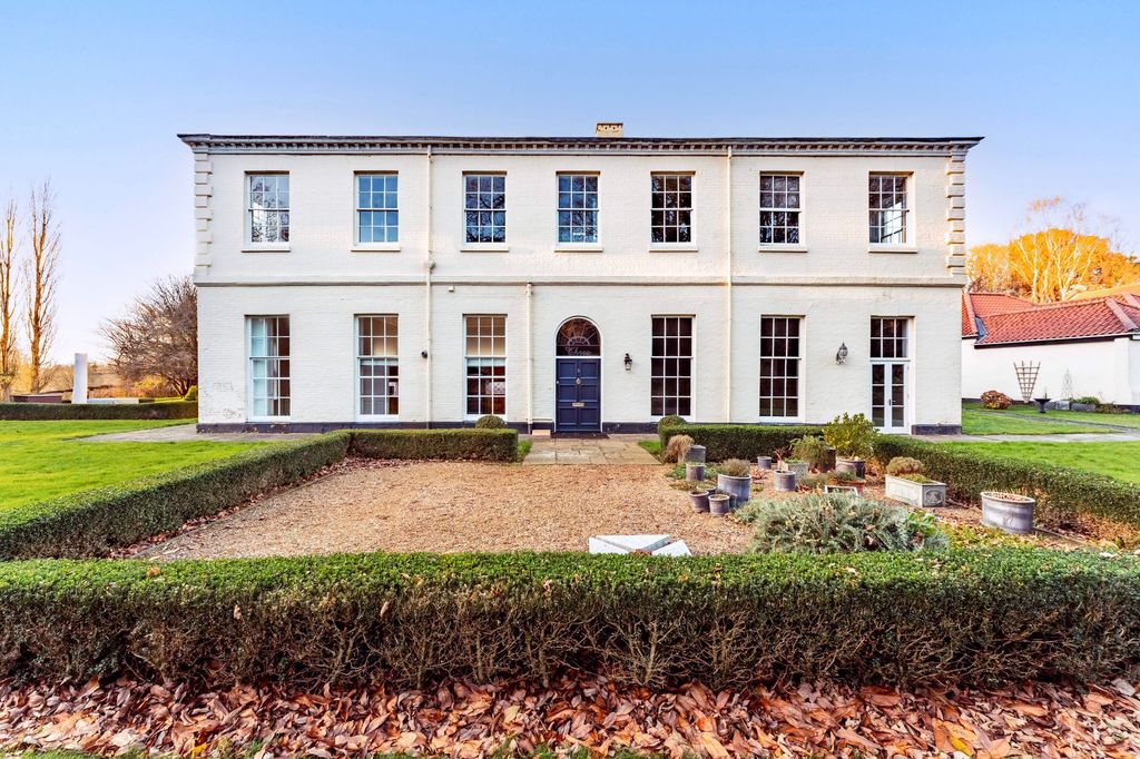 Property photo 1 of 22