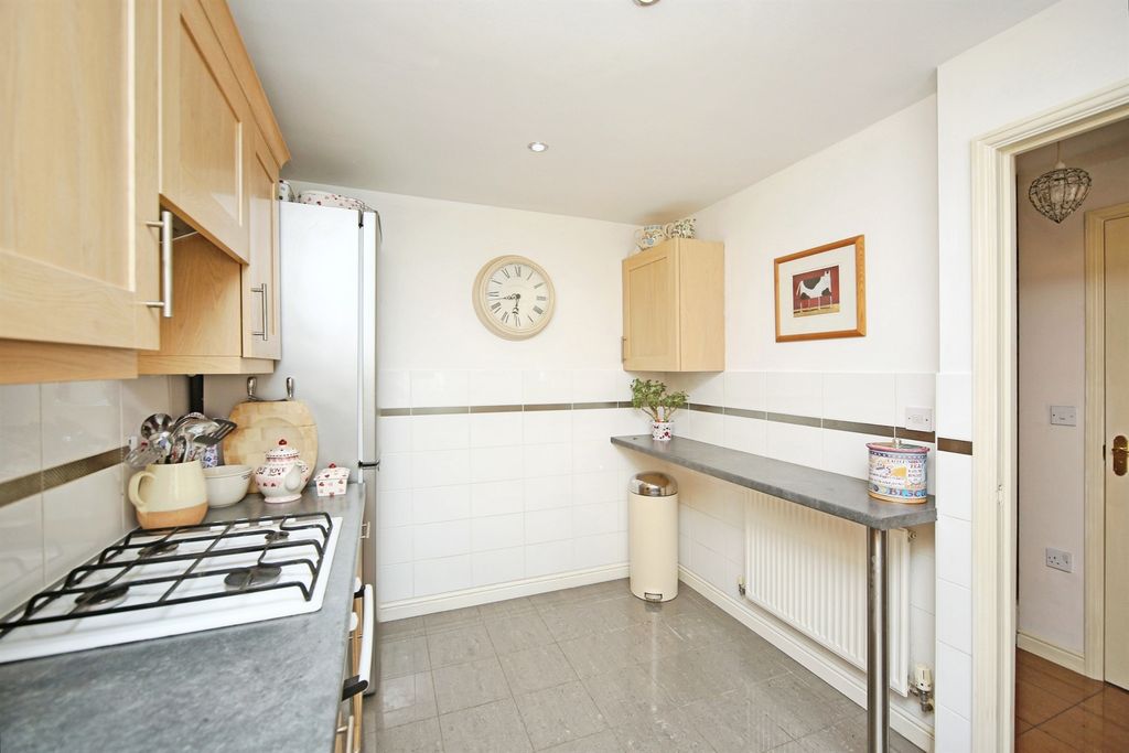 Property photo 2 of 20
