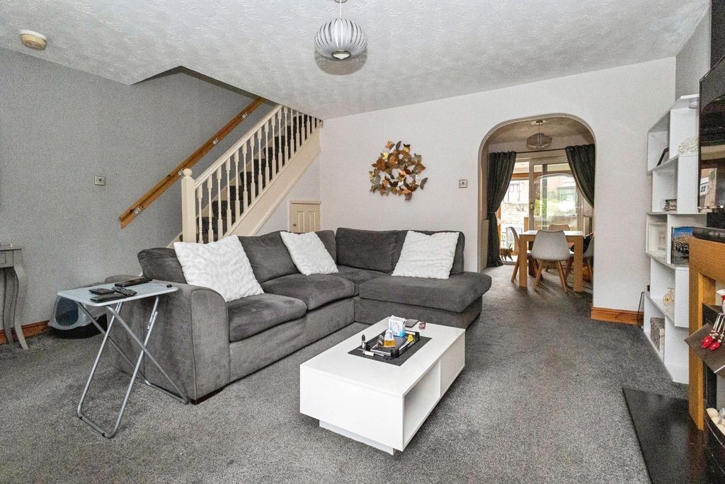 Property photo 2 of 17 Photo