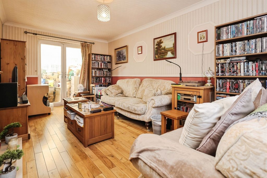 Property photo 3 of 15