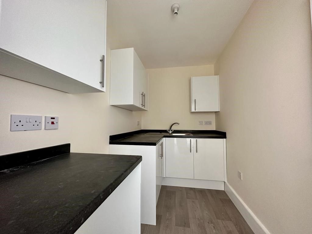 Property photo 2 of 6 Kitchen