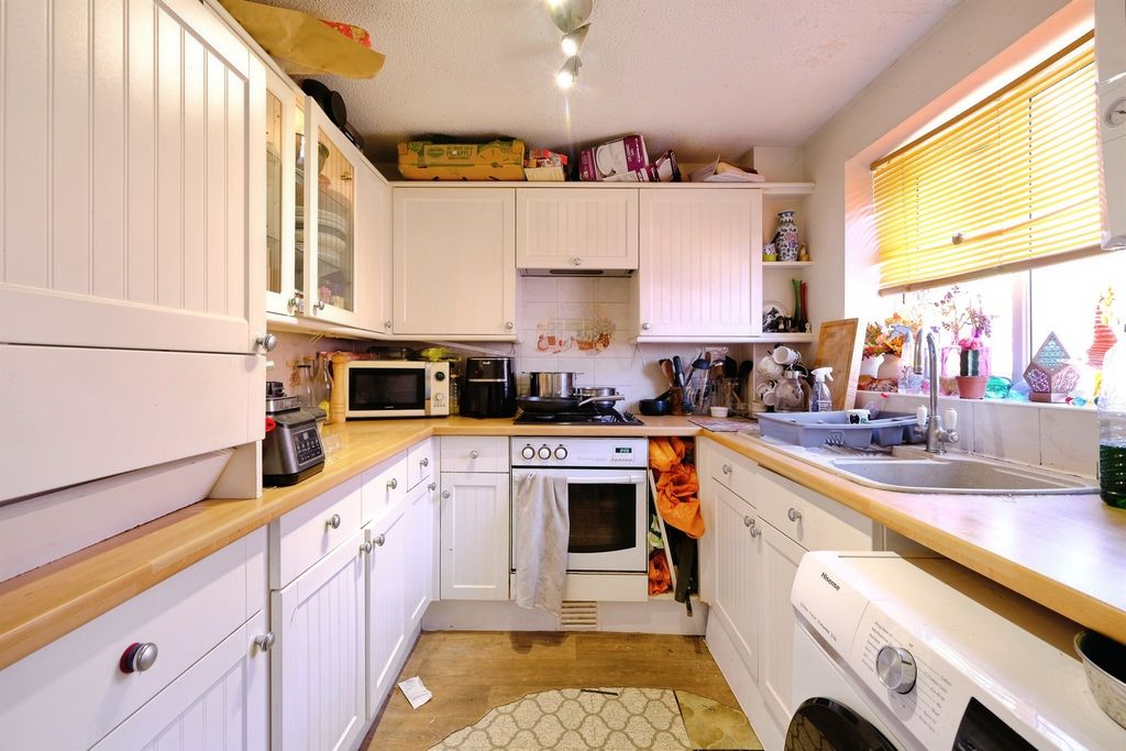 Property photo 2 of 17